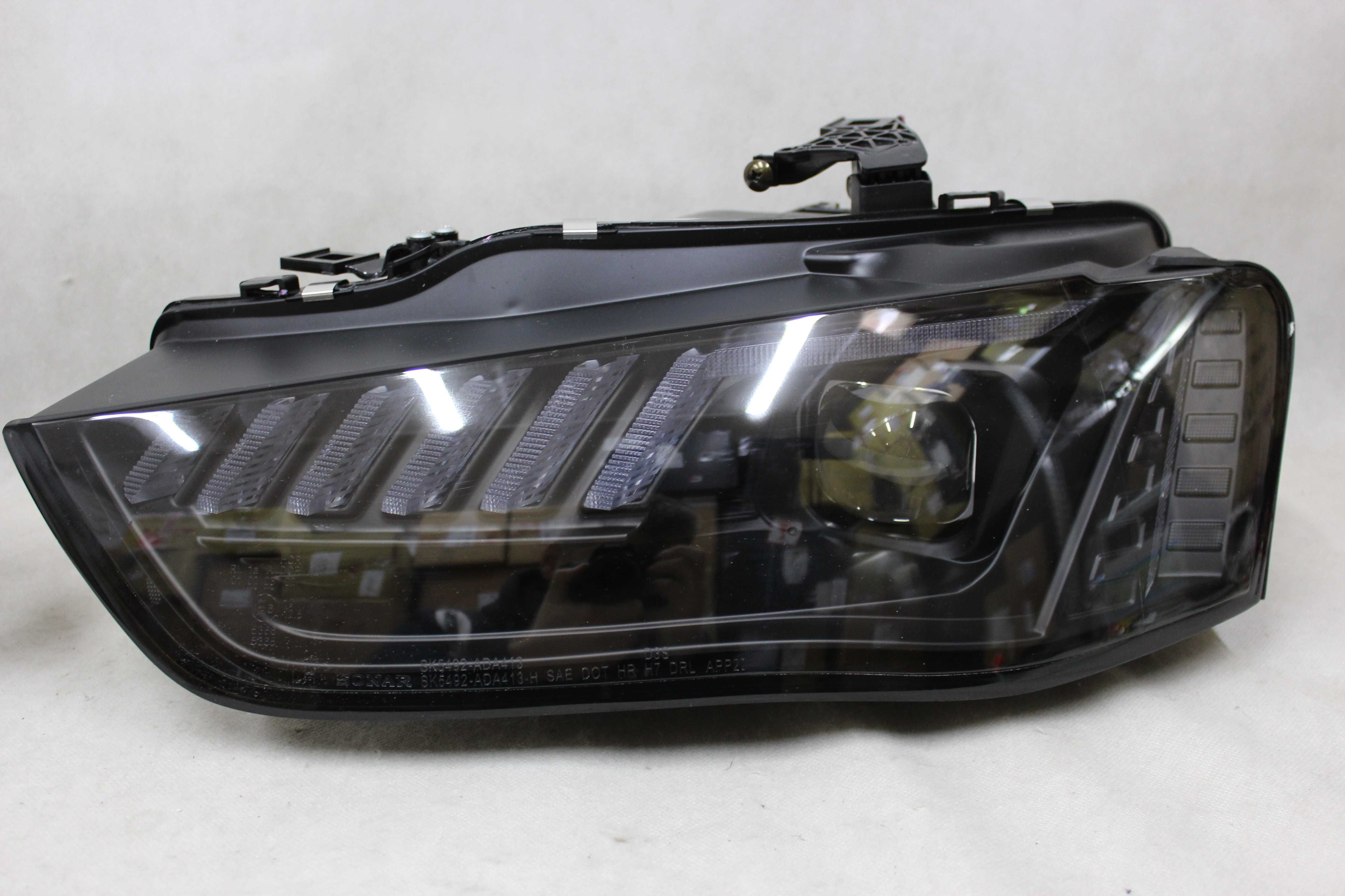 Lampy przednie przód AUDI A4 B8 12-15 lift Dynamiczne LED BAR Xenon