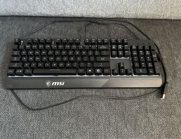 MSI Vigor GK30    Dla graczy