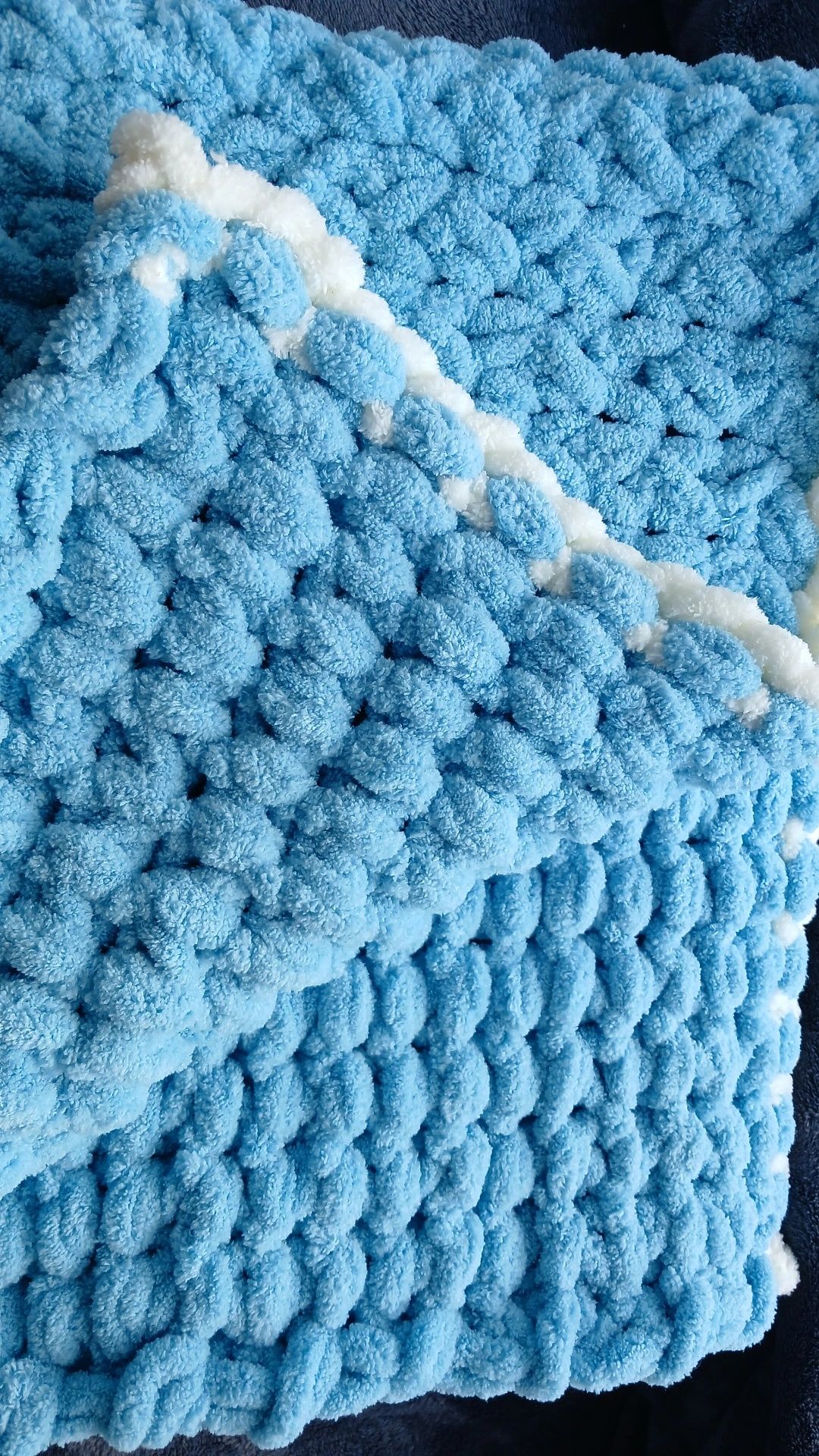 Плед дитячий ручної роботи з пряжі Alize Puffy