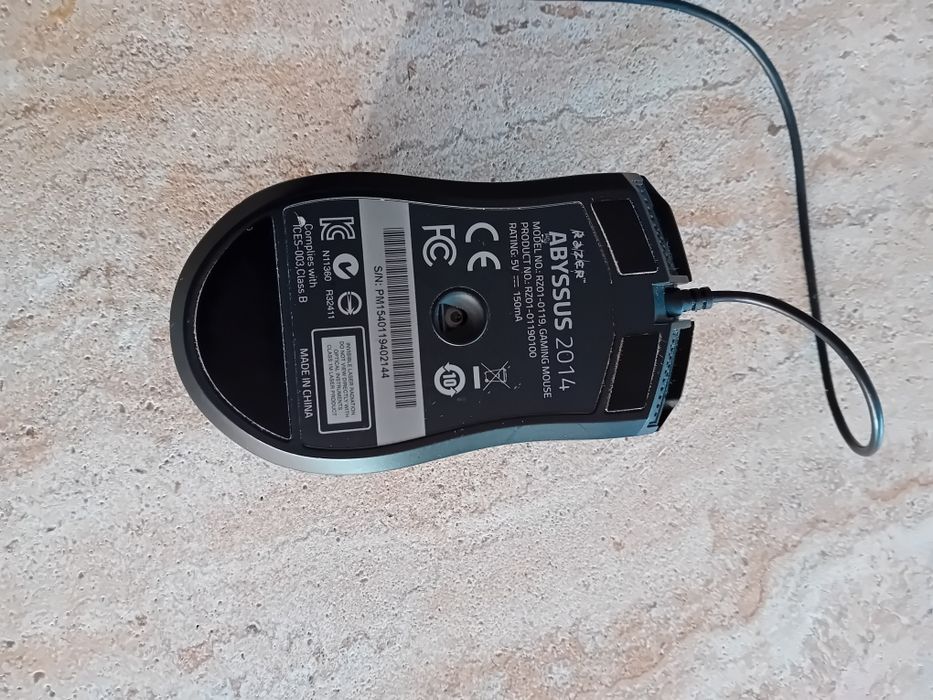 Asus G11CD, 2 teclados, 1 rato Razer