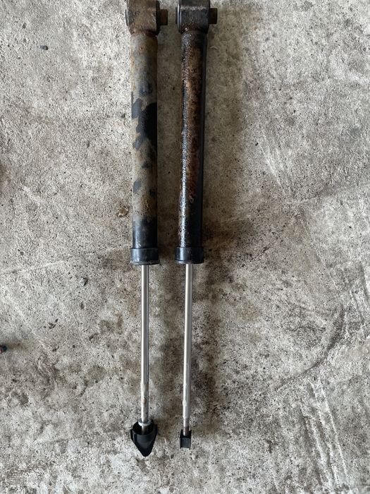 Задні стойки на audi a6 універсал 1999 року