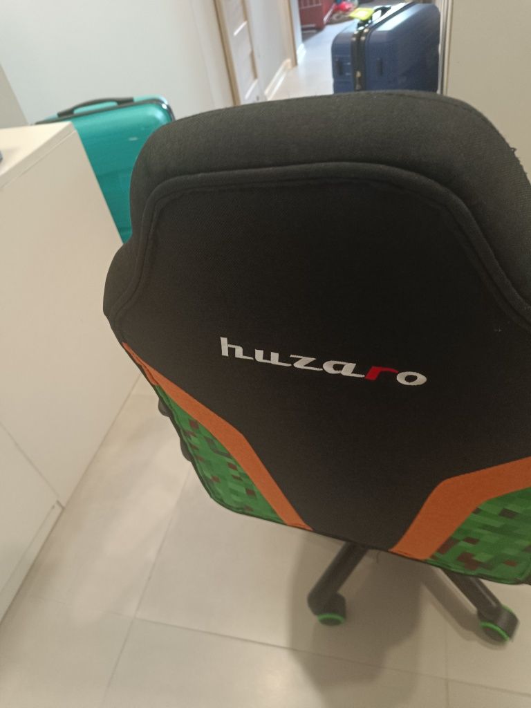 Fotel obrotowy gamingowy HUZARO