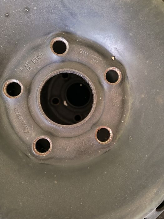 Felgi stalowe z oponami 5x112 piasta 57.1