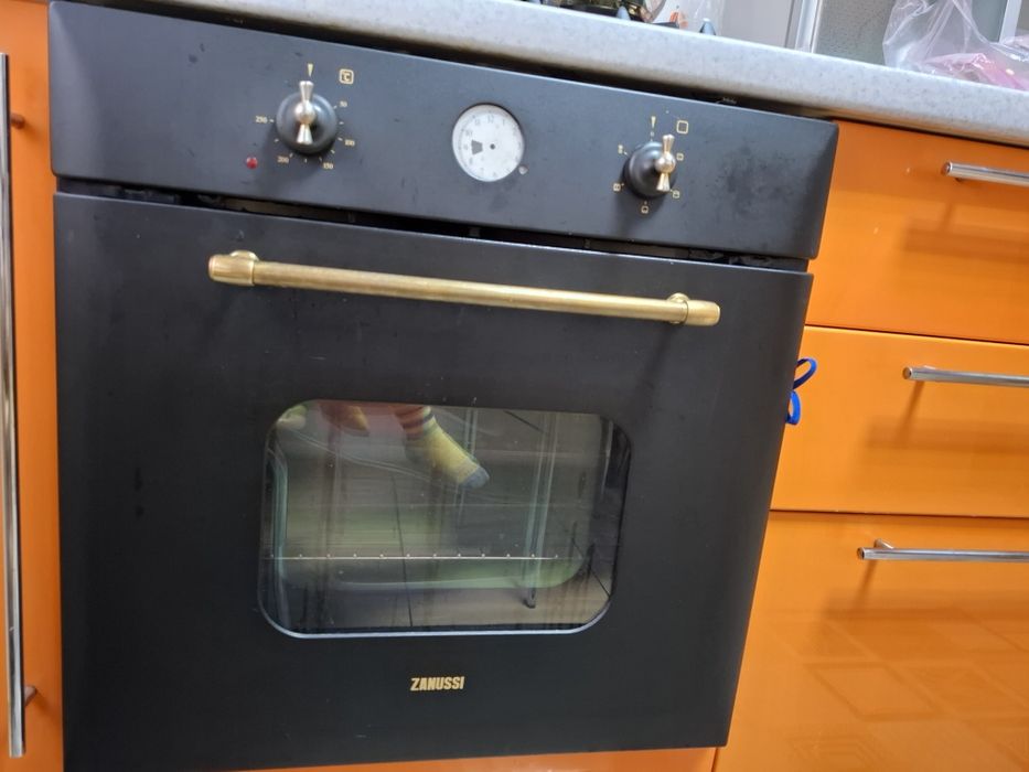 Духовой шкаф Zanussi