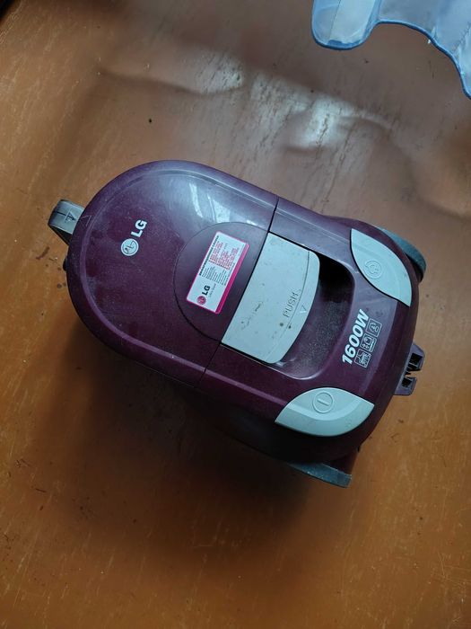 Продам пилосос на запчастини