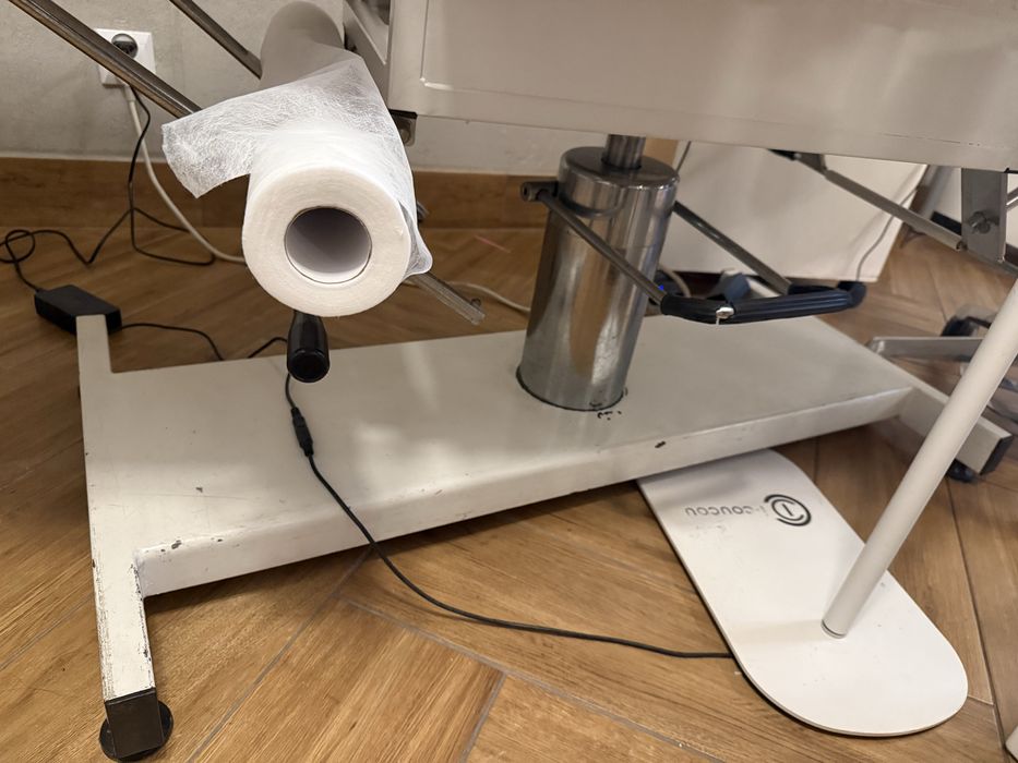 łóżko kosmetyczne hydrauliczne uszkodzone