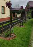 Podpory do drzew wysokopiennych (pergole, kosze)