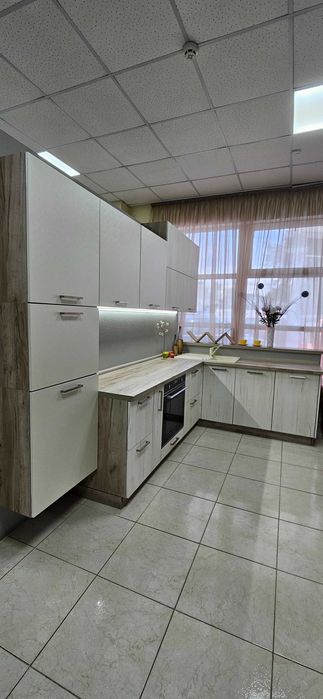 Виставковий зразок кутової кухні  Amaretto зі знижкою 20%