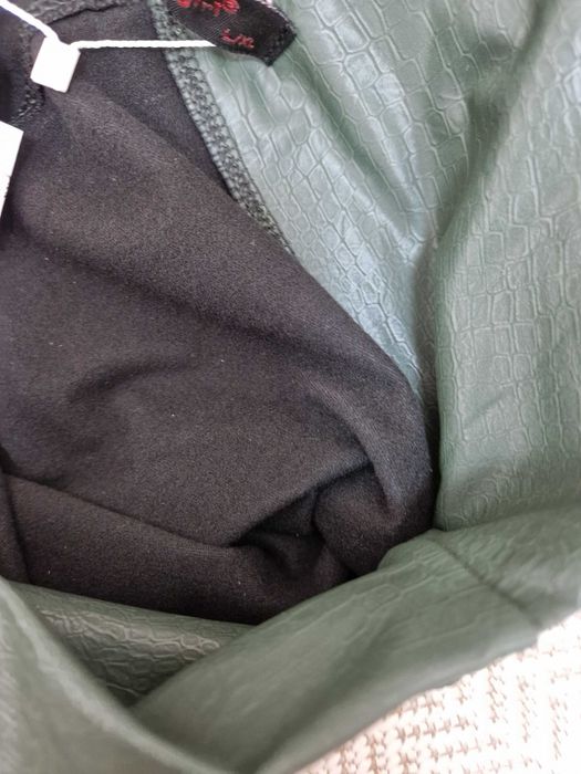 NOWE legginsy eko skóra wężowy print  S butelkowa zieleń