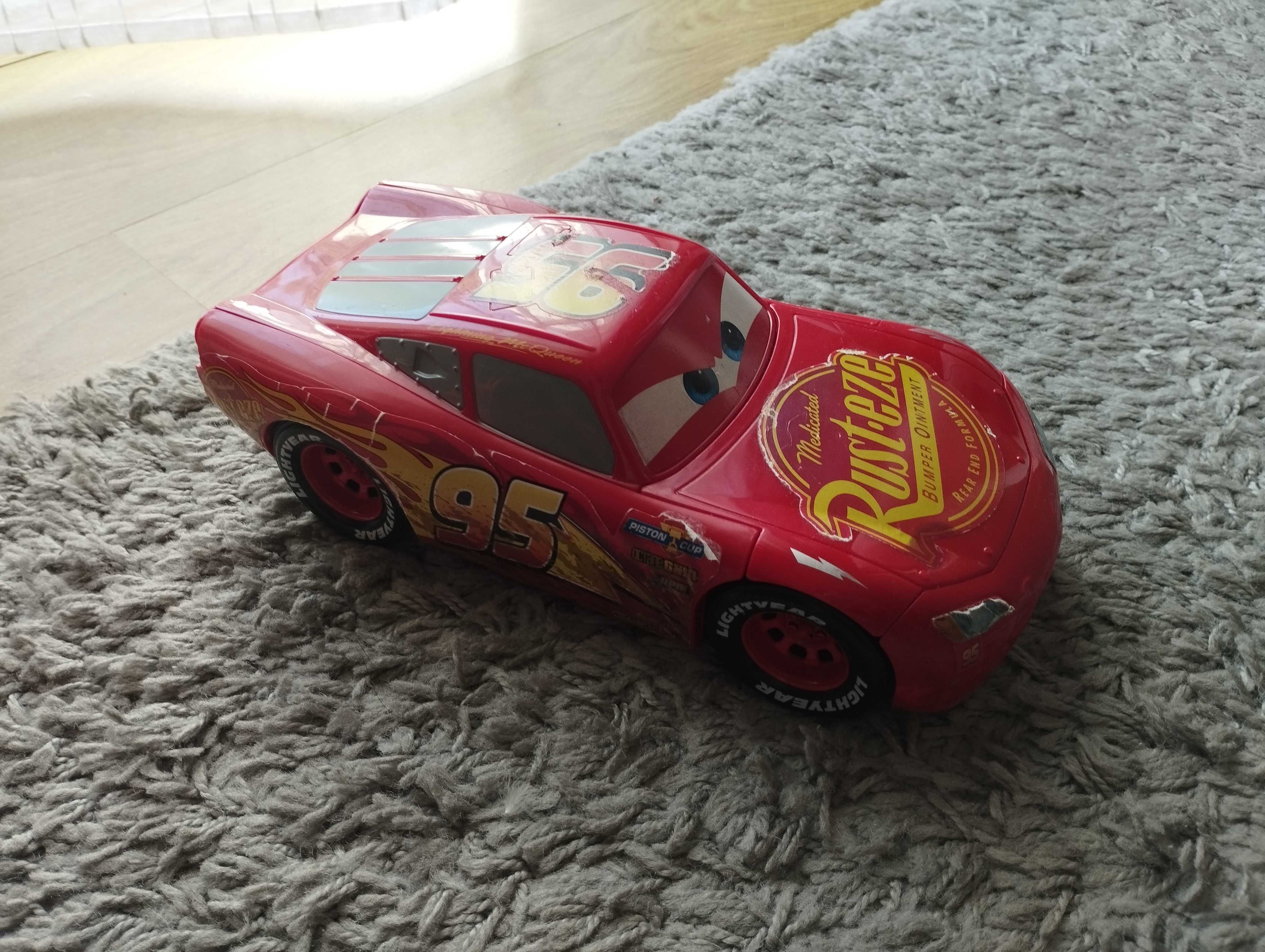 Brinquedos em 2a mão- Faísca McQueen, Monster Truck e DVD's