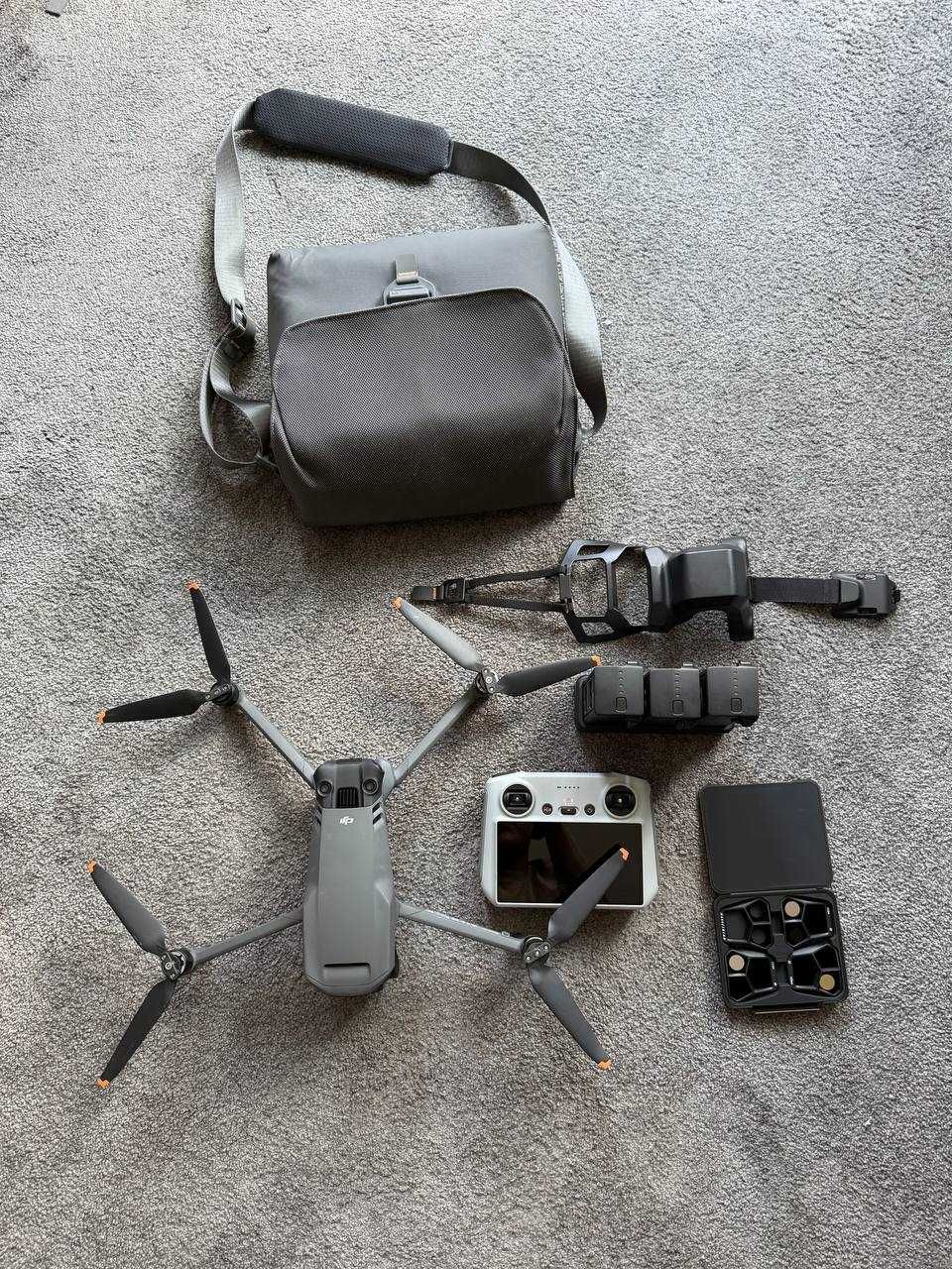 DJI Mavic 3 Pro Fly More Combo