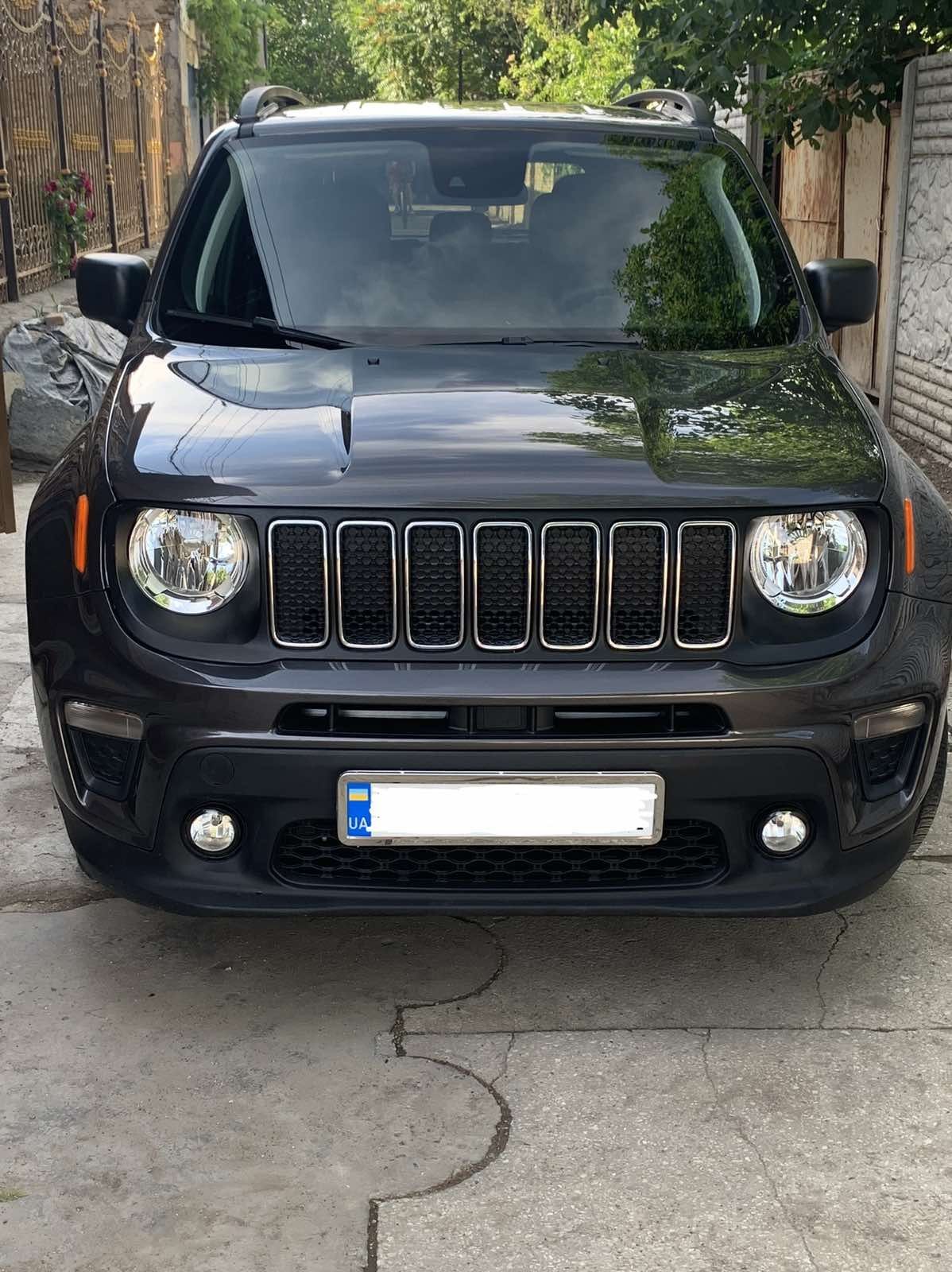 Продаю Jeep renegade.