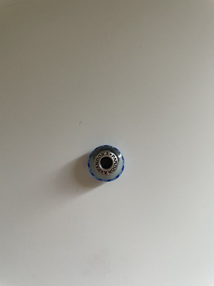 Pandora conta de vidro azul