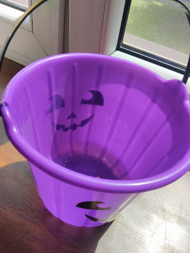 Wiaderko na cukierki halloween