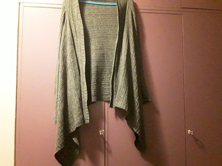 Szary sweter Reserved rozmiar S, 164-168 bez zapięcia, asymetryczny