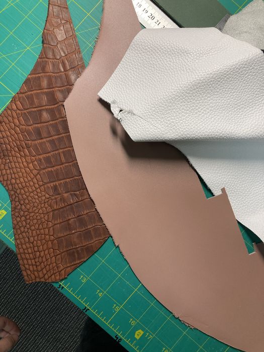 Обрізки шкіри 1 гатунок. Рептилія та гладка