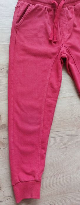 Spodnie dresowe 122 Coccodrillo czerwone jogger