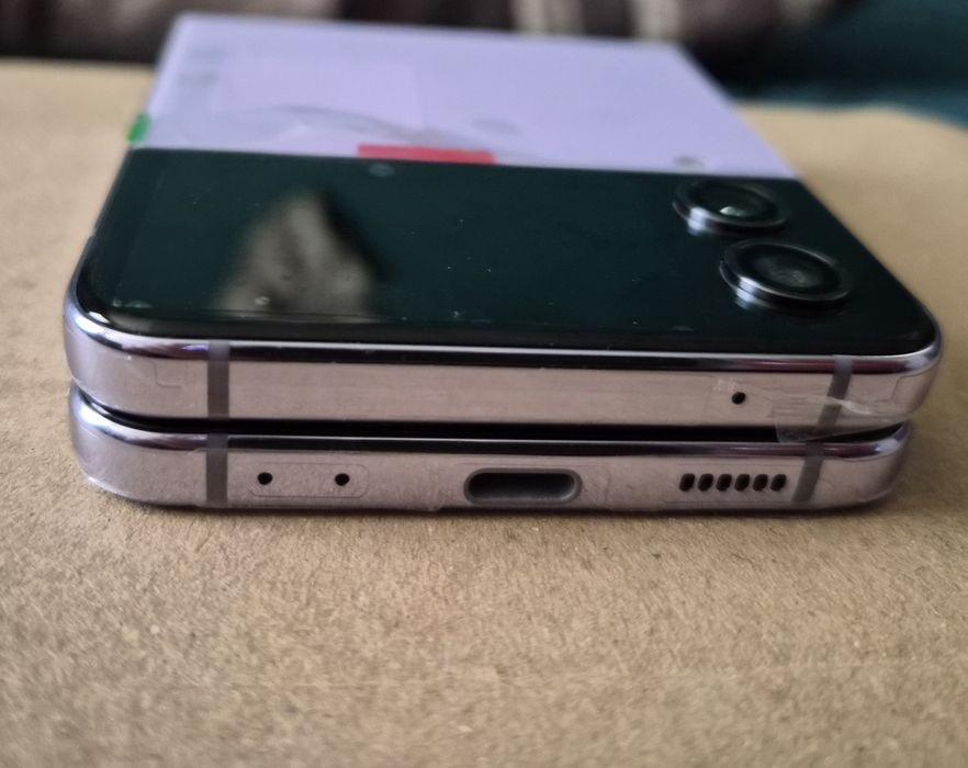Samsung Galaxy Z Flip 4 jak nowy!