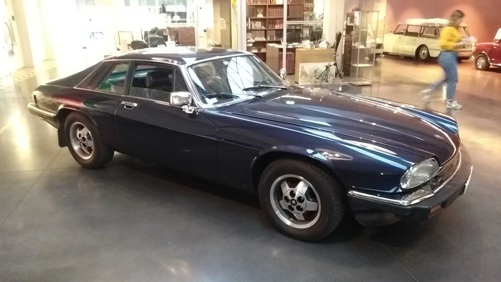 Jaguar XJS V12  único neste estado