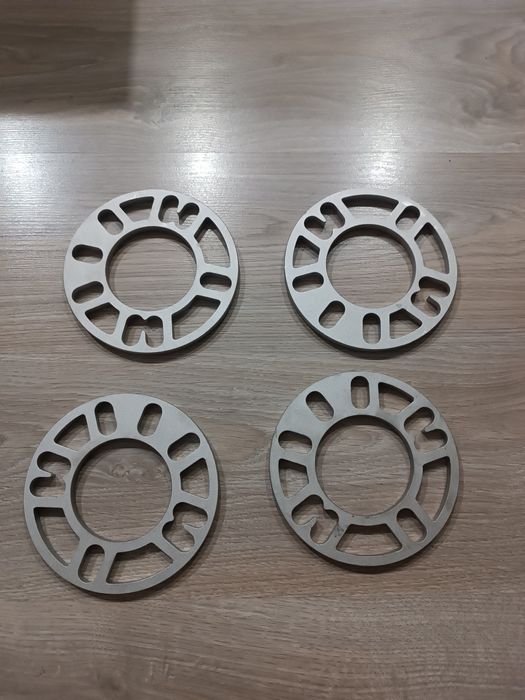 Dystanse do kół, podkładki uniwersalne grubość 10mm