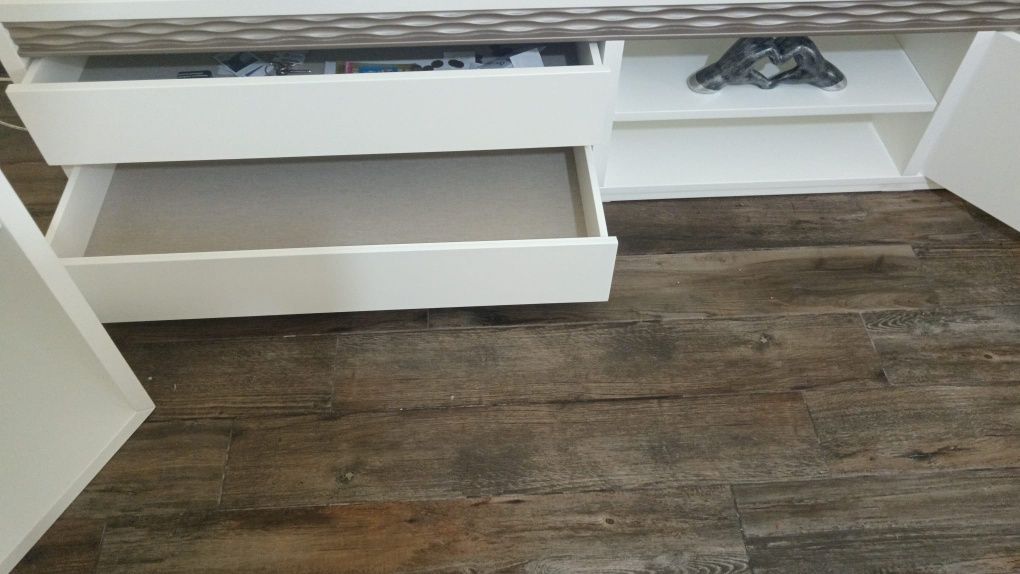 Móvel de Sala Branco Semi Novo
