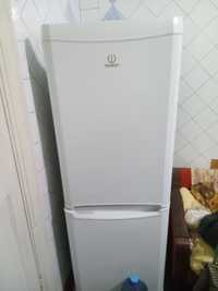 Холодильник Indesit 2метра