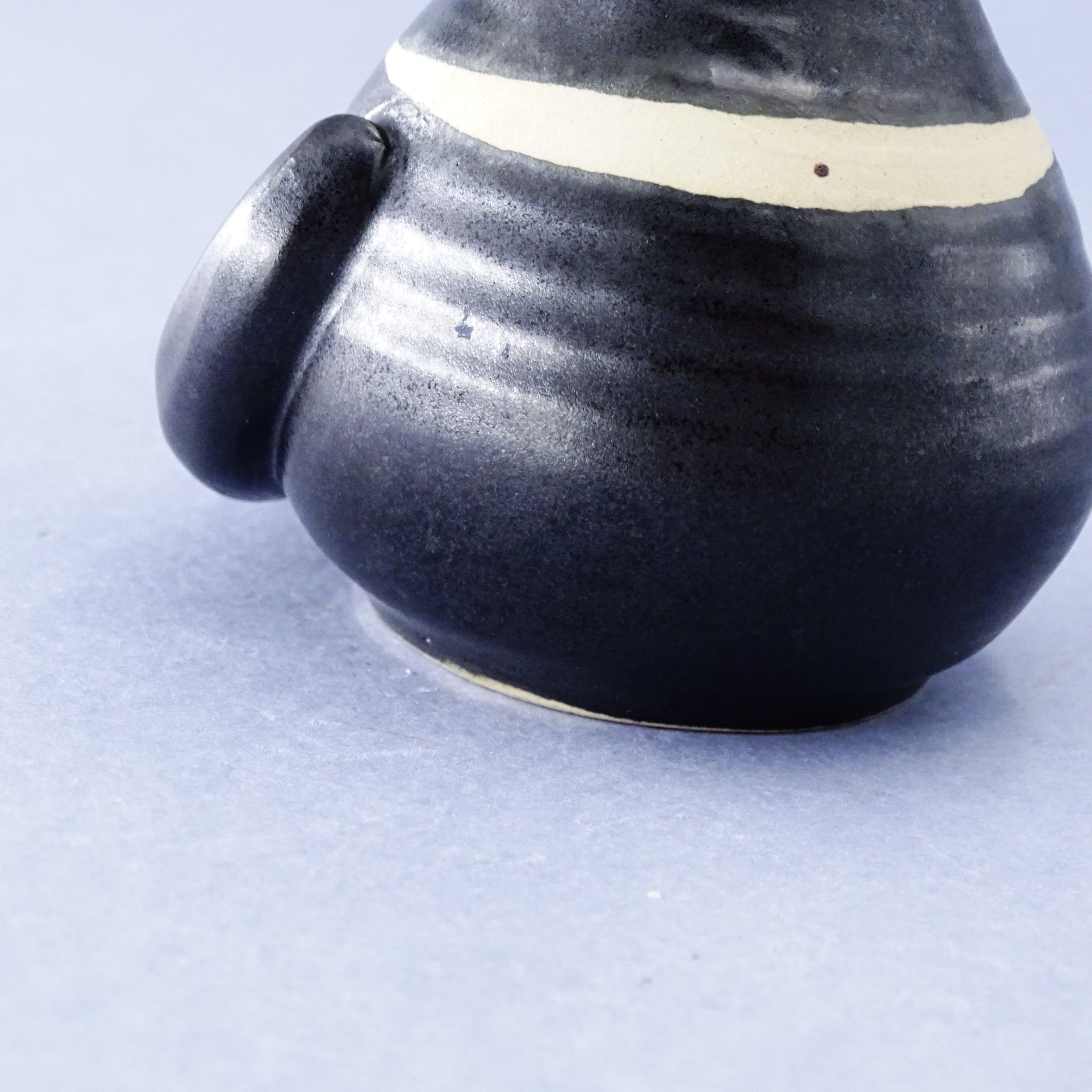 ceramika autorska ręcznie wykona gliniana sygnoiwana figurka kot