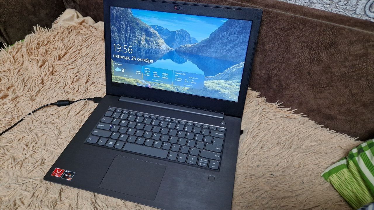 Ноутбук Lenovo v330-14arr