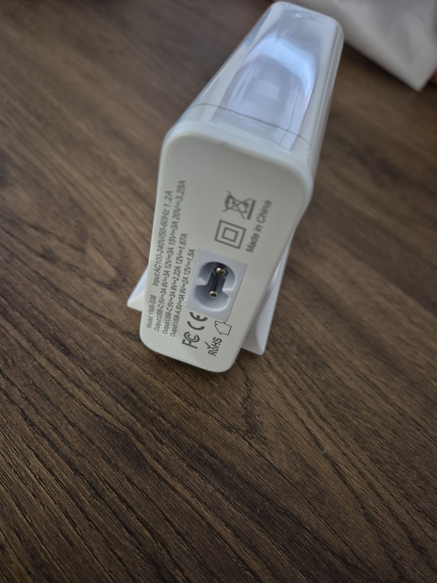 Carregador multi-portas de 120W com tecnologia GaN 3