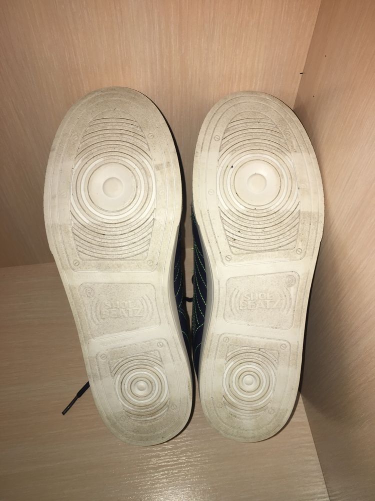 Shoe beatz, ботінки з колонкою