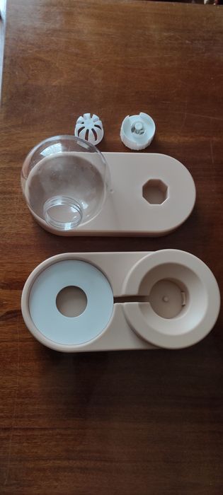 Поилка-кормушка для домашних животных. Бочка для пищевых продуктов.