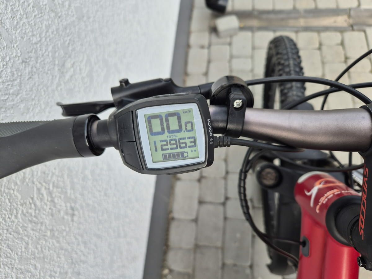 Електровелосипед бу з Європи Univega 27.5 Red A30