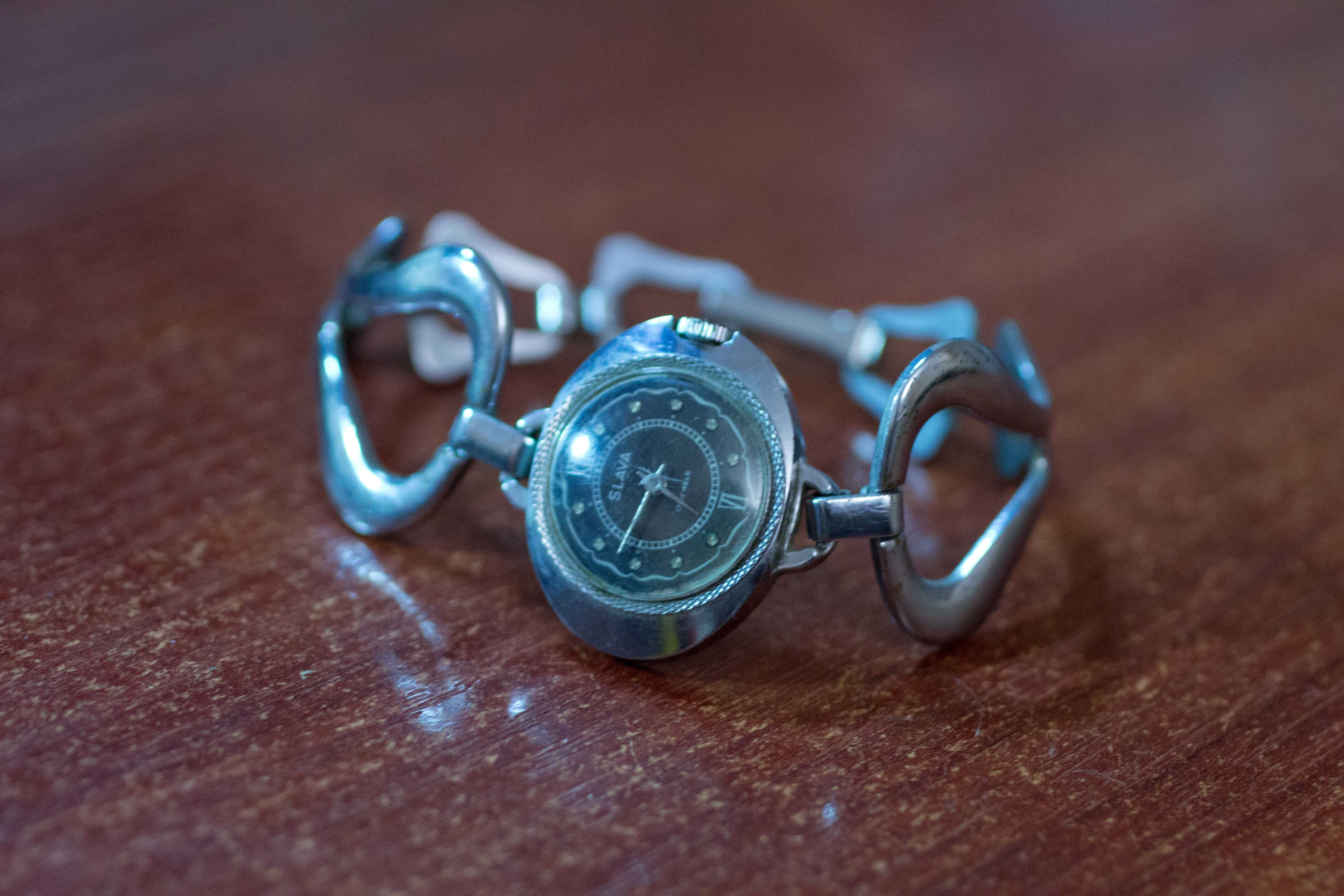 Женские наручные механические часы Slava 17 камней