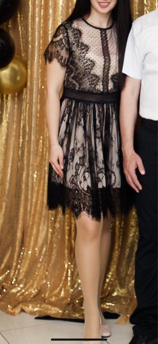 Нарядне плаття з мереживом