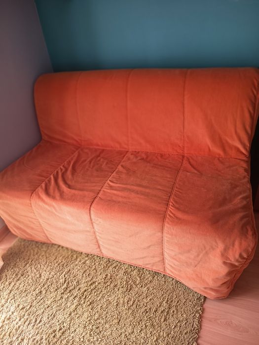 Sofá  cama com corbertura