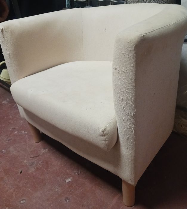 Cadeirão ikea cor crú