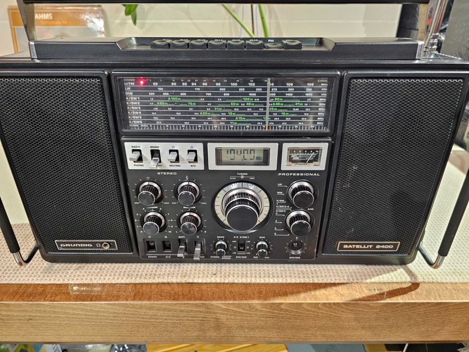 Grundig Satellit 2400