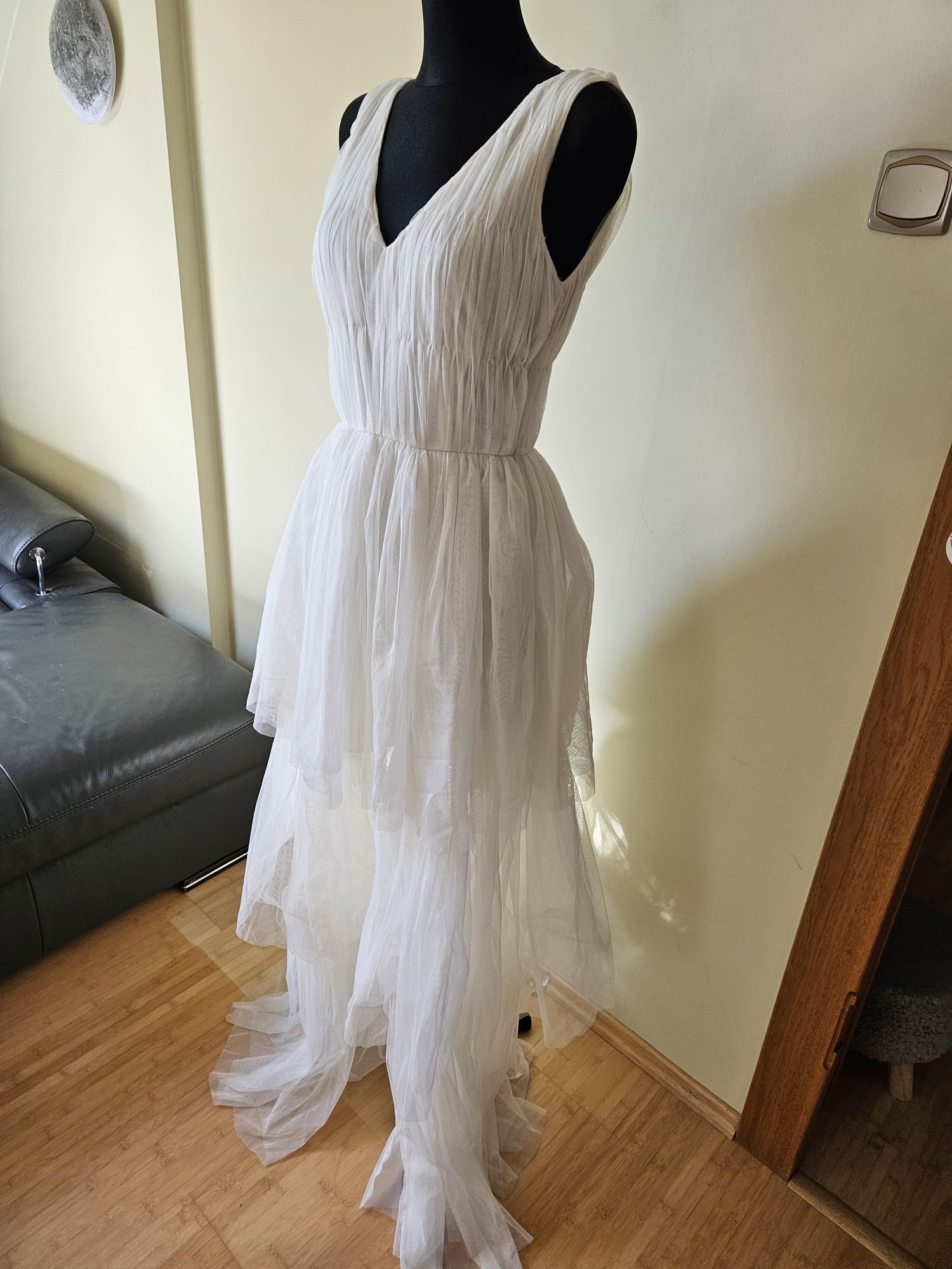 Biała tiulowa sukienka maxi Lace&Beads