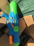 Ogromny pistolet na wode pistolet wodny kolorowy dziala