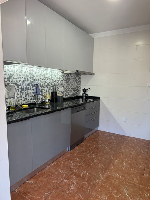 Arrendo quarto em moradia