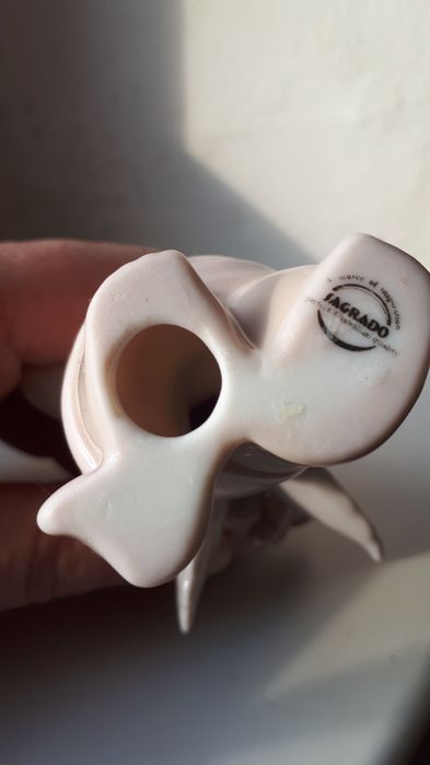 Статуетка фарфоровая ангел