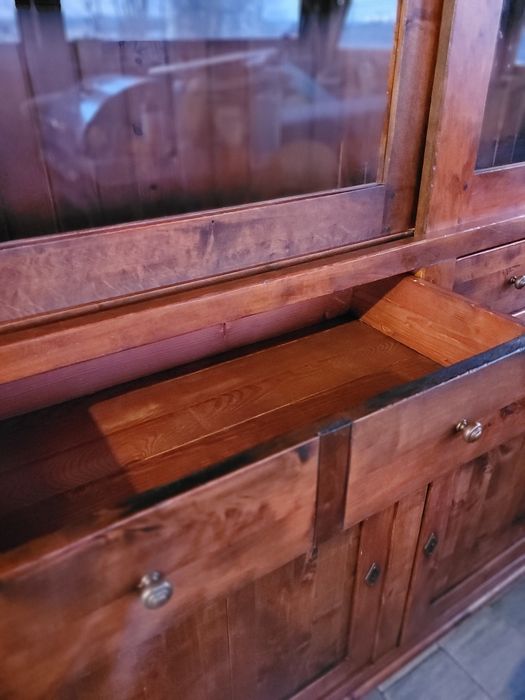 Drewno wiśniowe-kredens/ Witryna-lite drewno