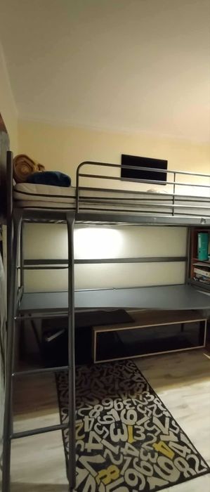 SVÄRTA Rama łóżka na antresoli, srebrny, 90x200 cm, biurko i materac