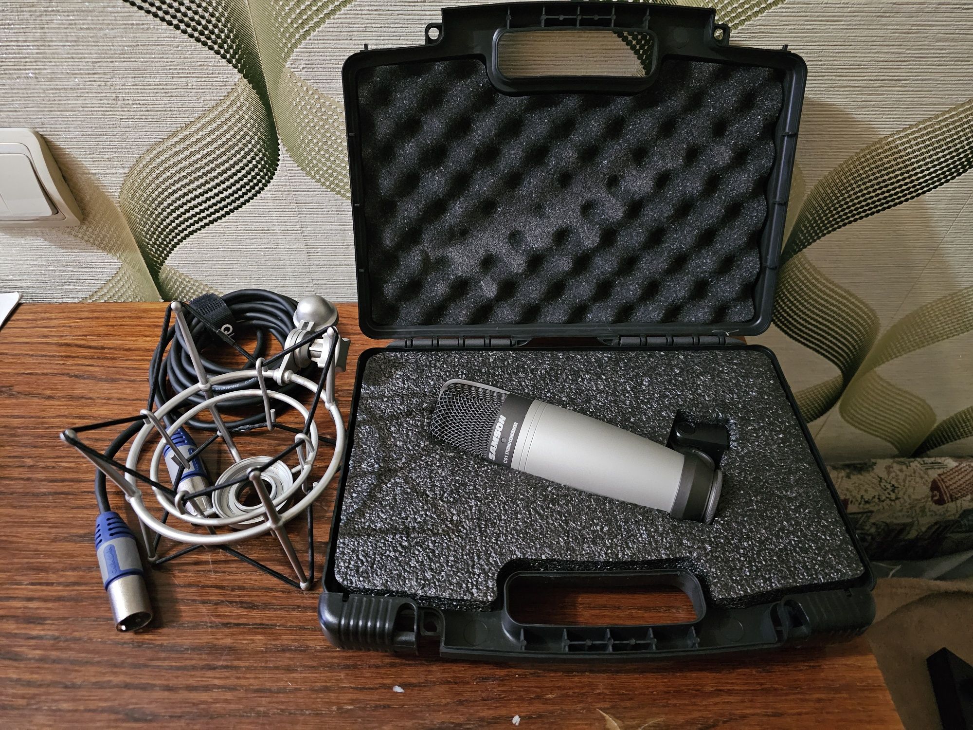 Мікрофон Samson C01 + тримач для мікрофона Samson SP01 + кабель XLR