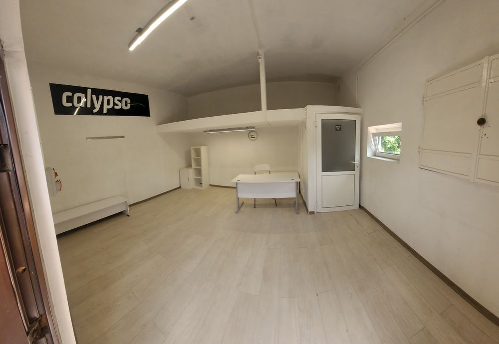 Wynajmę lokal magazynowo-usługowy 180m2y – Błędów (06-620)
