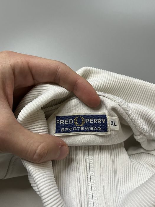 вінтажна олімпійка від Fred Perry на лампасах