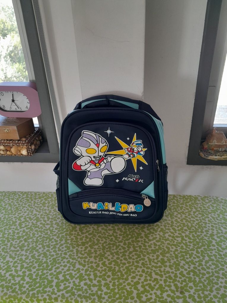 Vendo Mochila de Criança muito bonita nova