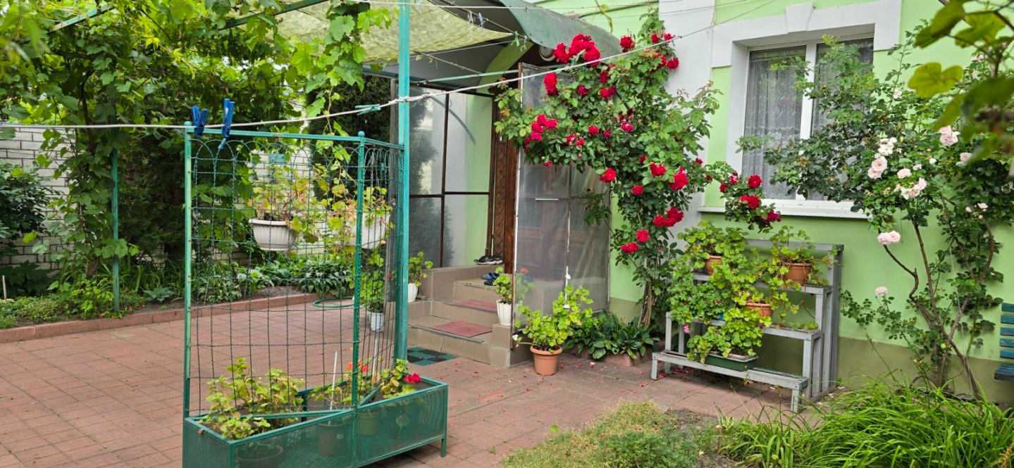 Продаётся кирпичный  дом на Основе