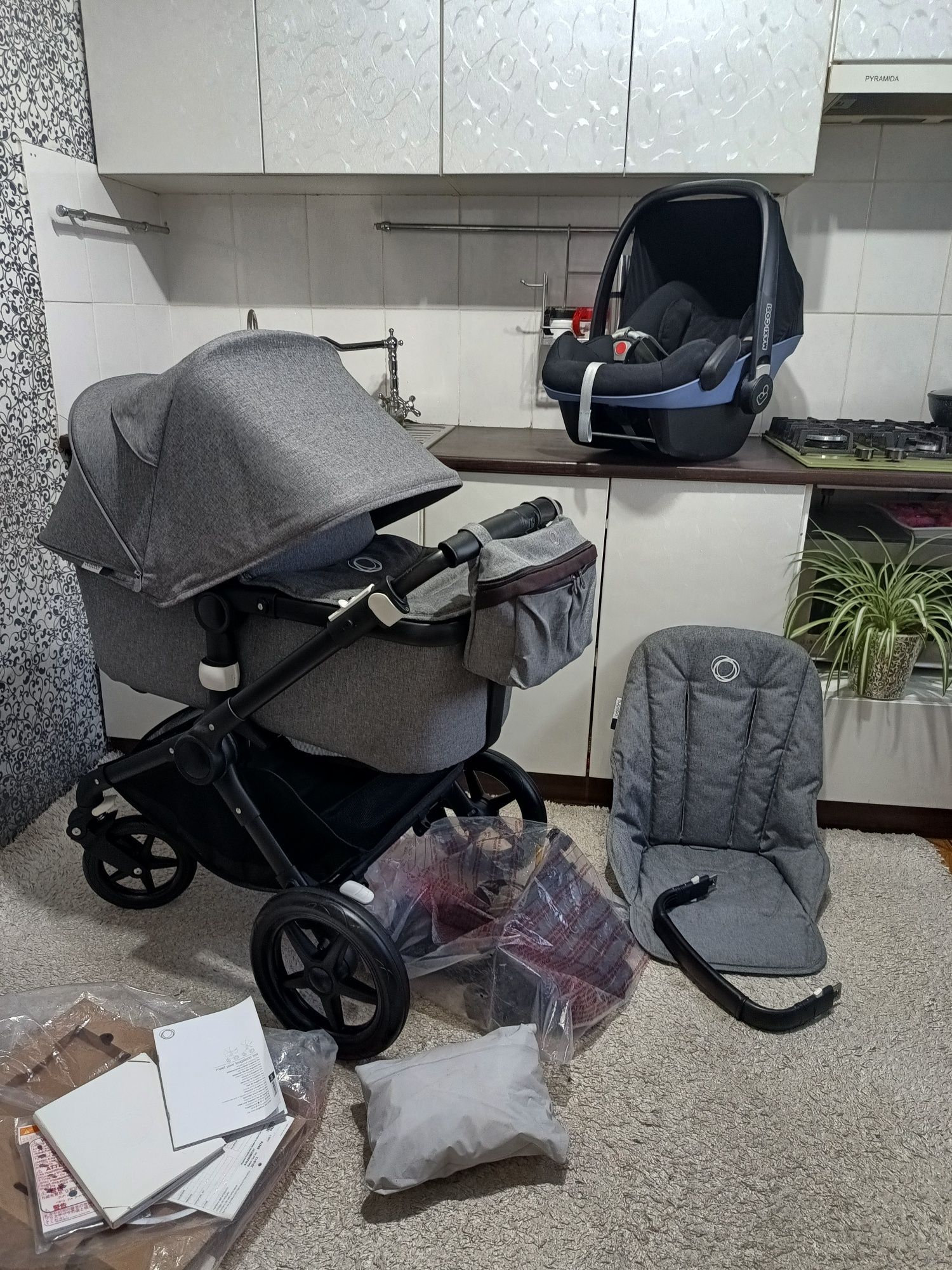 Коляска Bugaboo Fox 3 в 1 (універсальна).