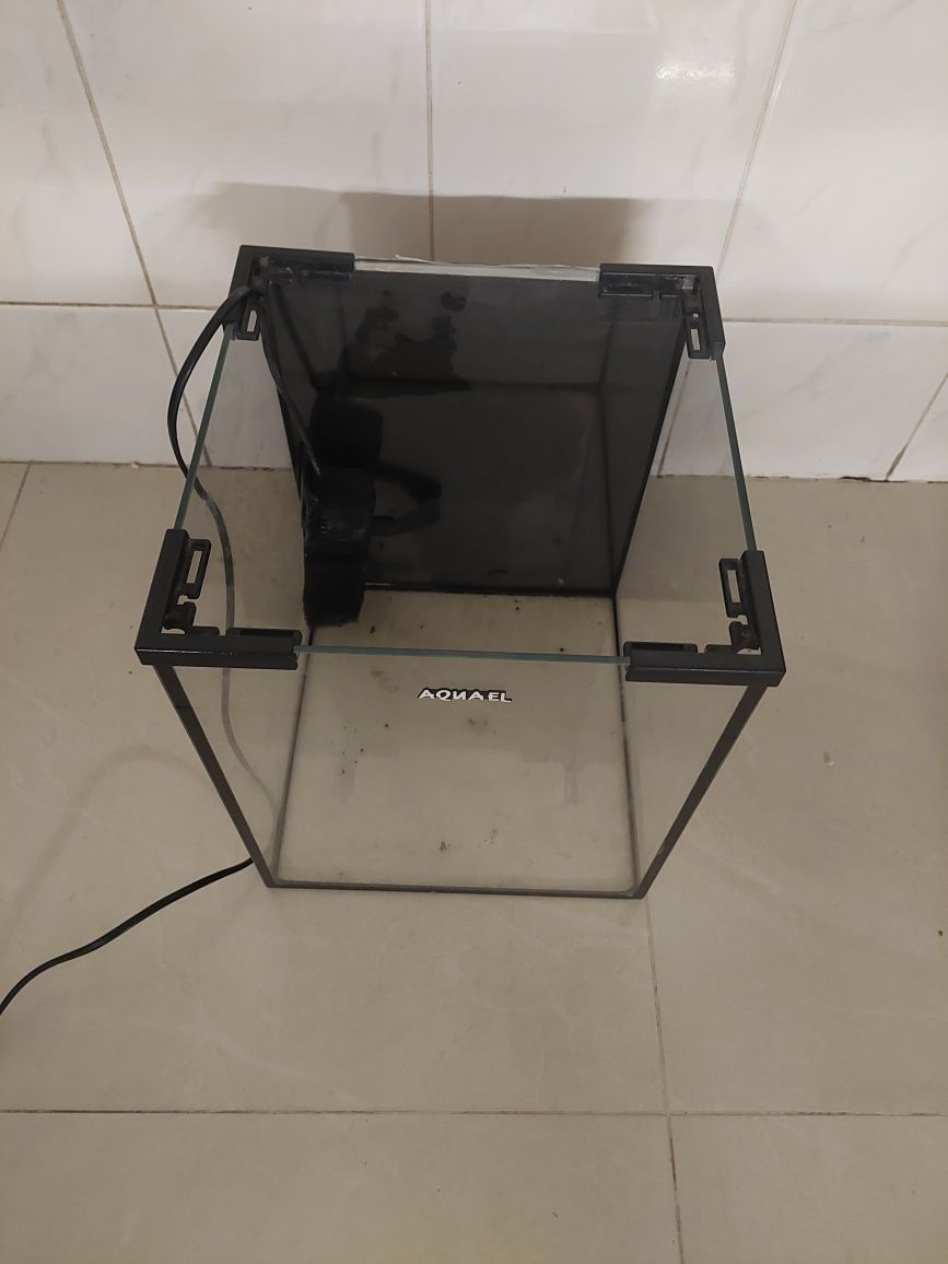 Aquario cubo aquael 10L